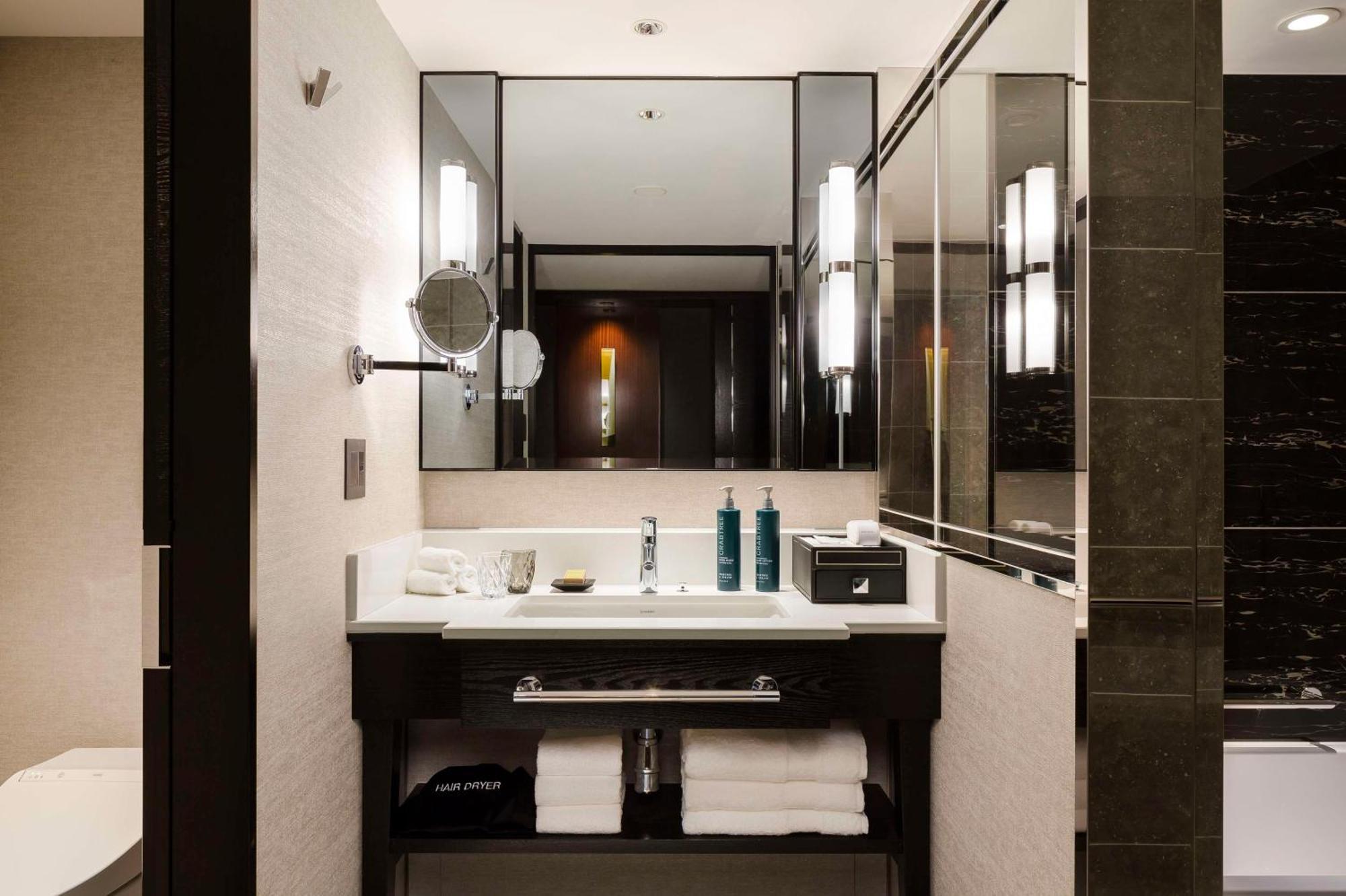Hilton Yokohama 酒店 5*